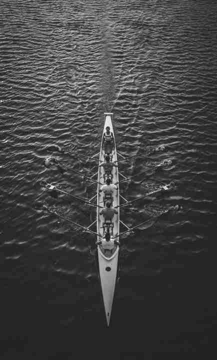 team rowing