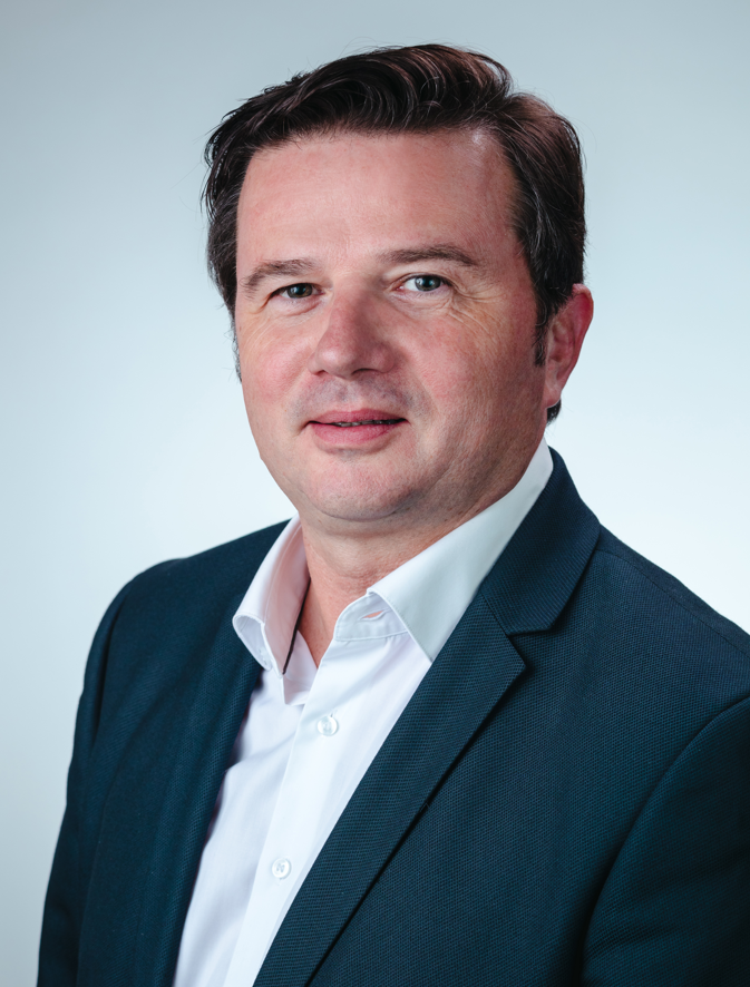 Thomas françois, sales director momen cabinet management de transition